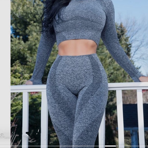 🖤Salma’s Activewear (Leggings) size S - Picture 3 of 4